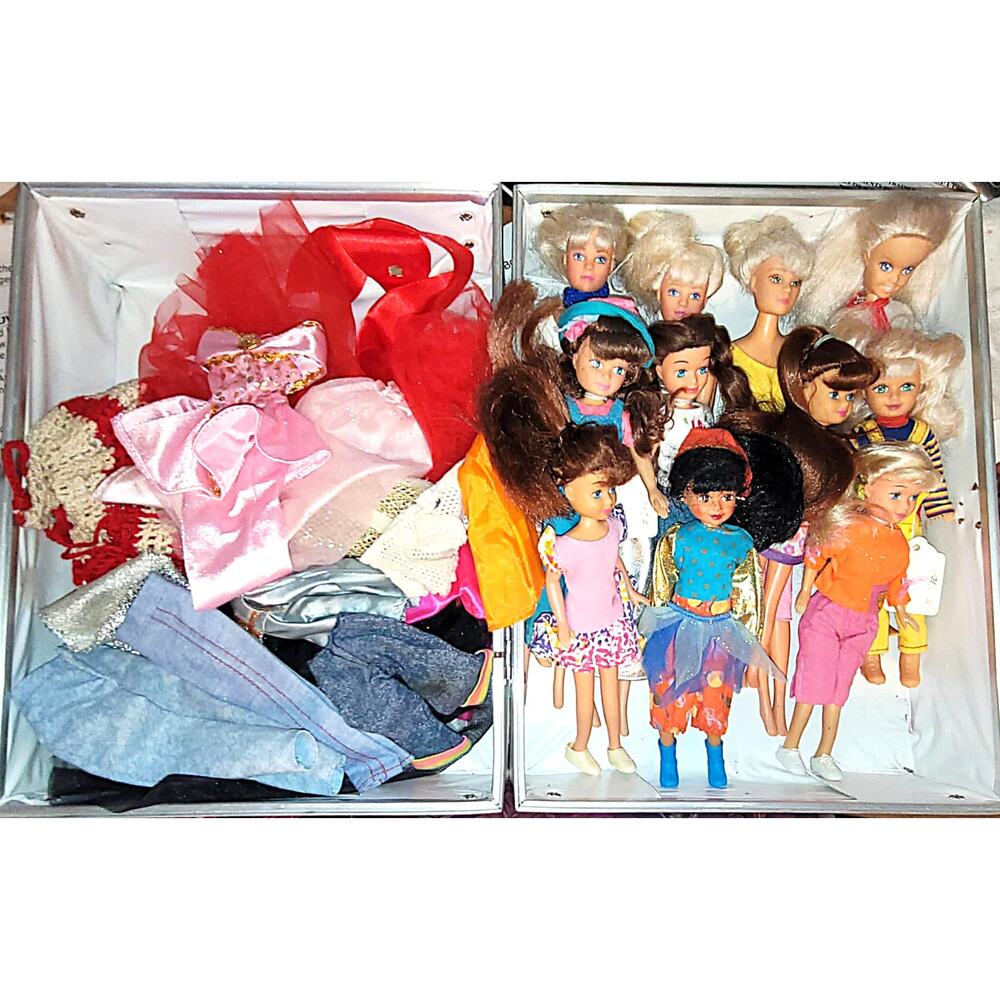 14 Dolls,11" 10" & 8" Vintage Kid Kore Fashion Dolls,Clothes & Fashion Case Lot